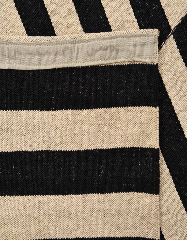 Detail image of 5' x 6' 5  Hand Woven Kilim Modern Wool Rug