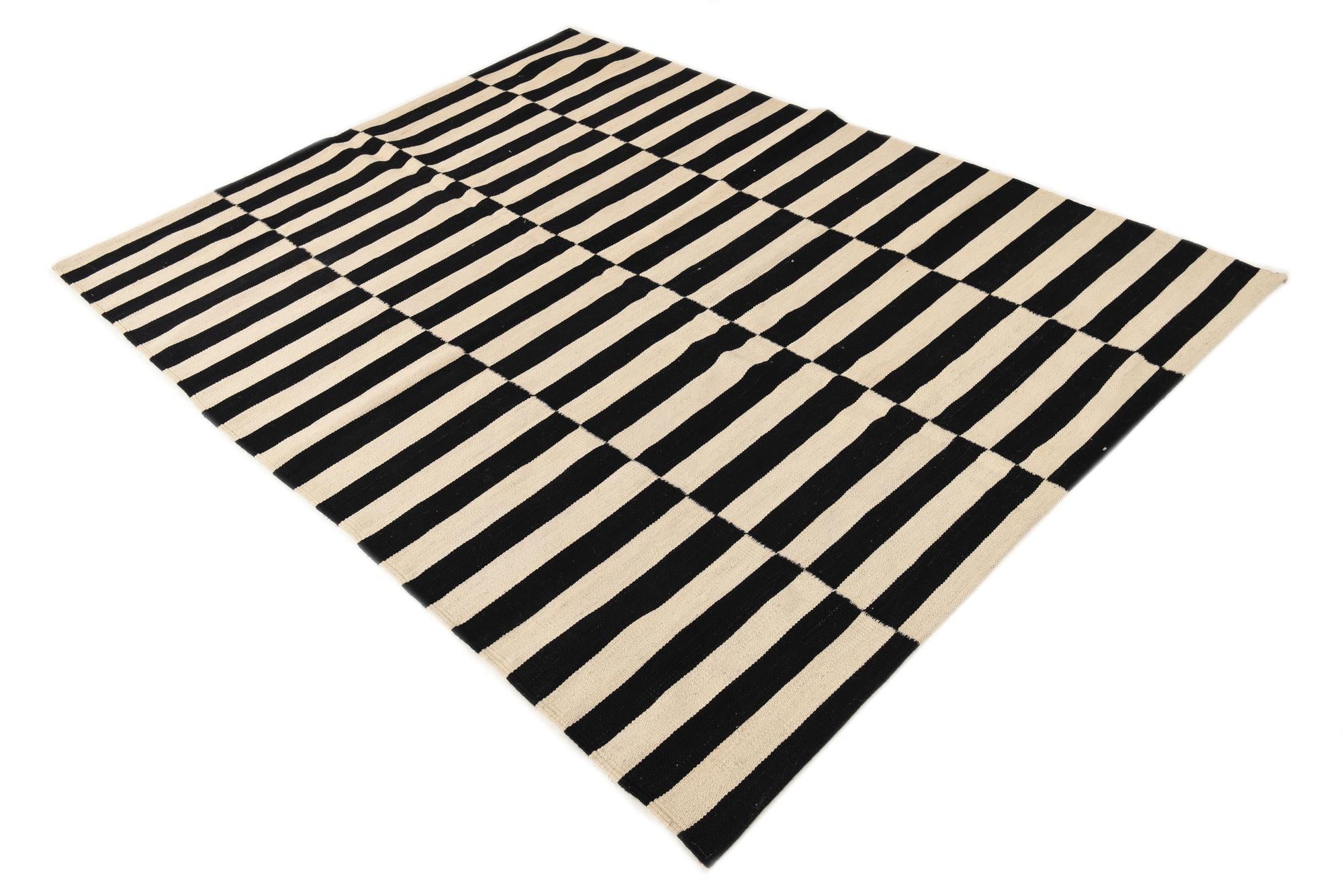 5' 1 x 6' 8 Hand Woven Kilim Modern Wool Rug