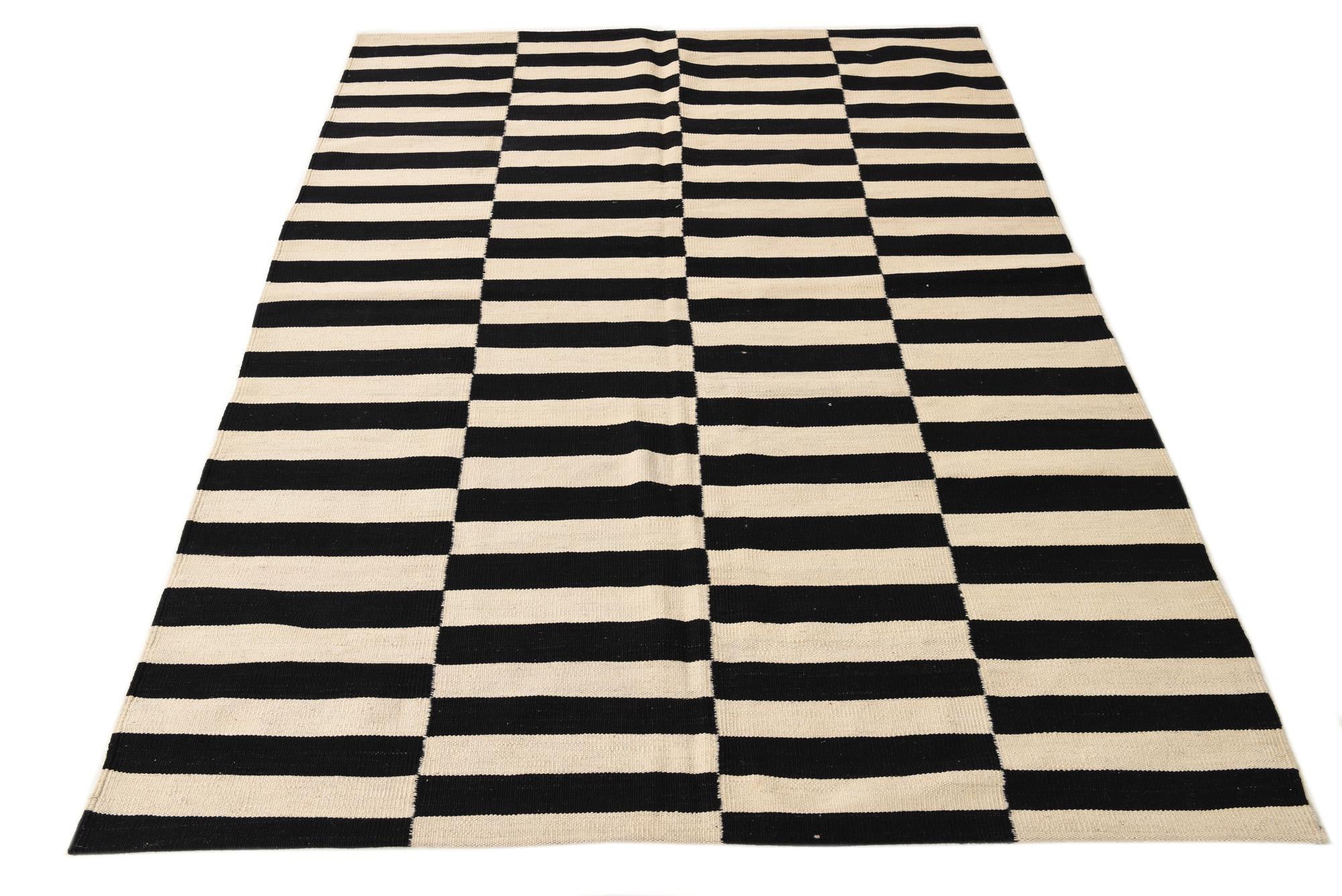 5' 1 x 6' 8 Hand Woven Kilim Modern Wool Rug
