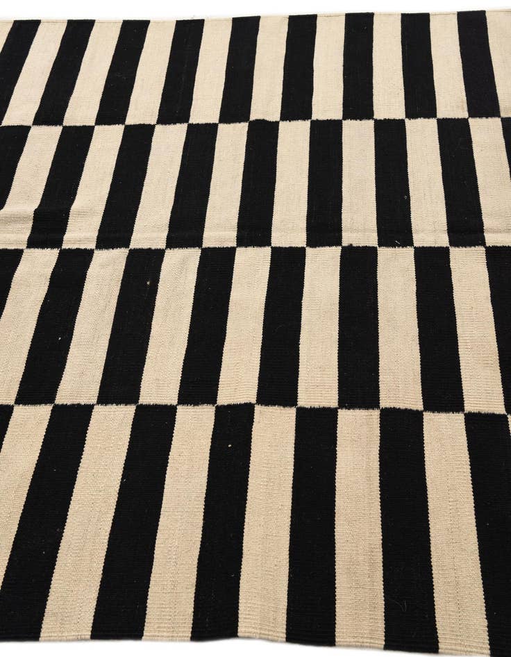 Detail image of 5' 1 x 6' 8  Hand Woven Kilim Modern Wool Rug