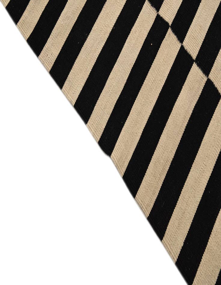 Detail image of 5' 1 x 6' 8  Hand Woven Kilim Modern Wool Rug