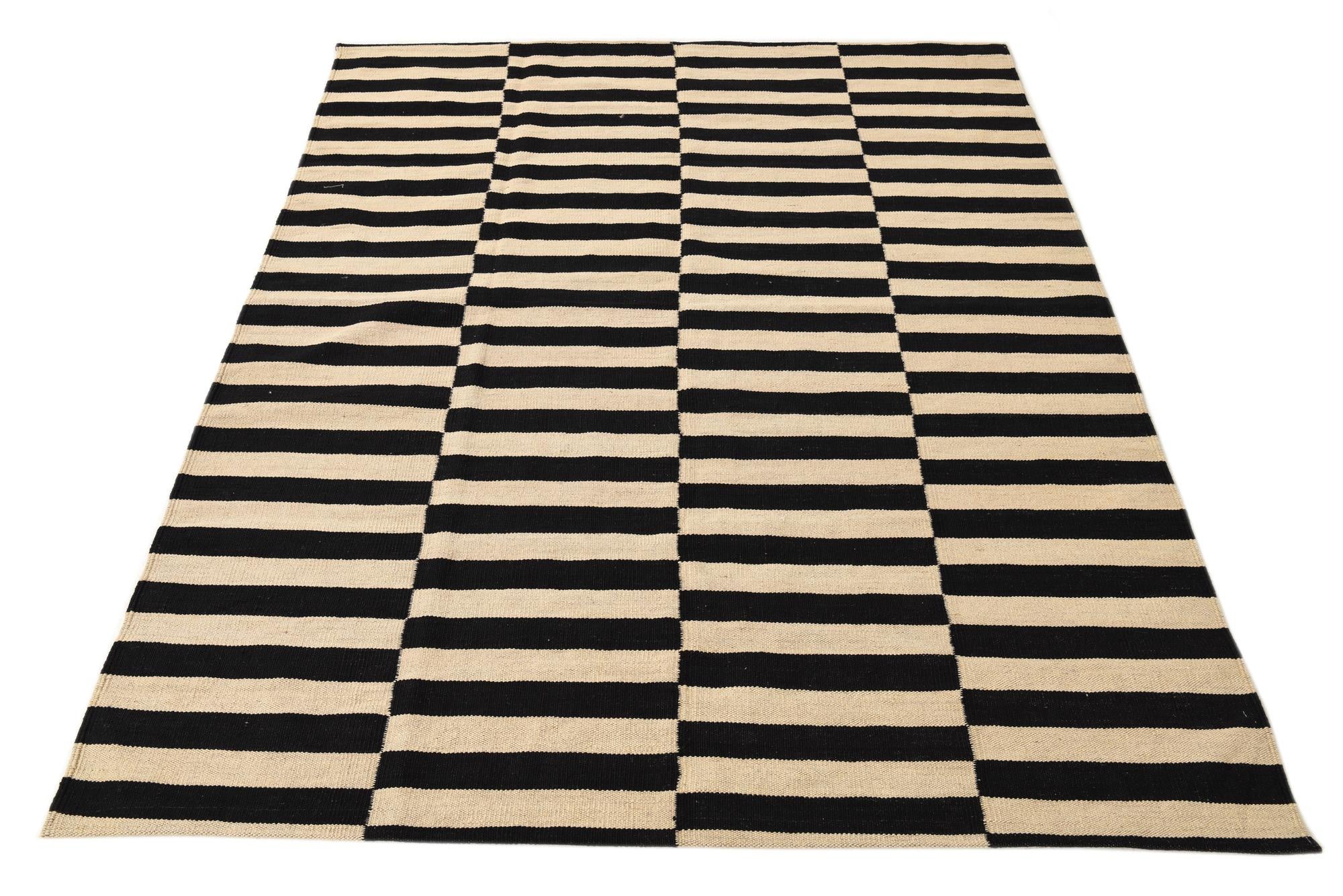 5' x 6' 2 Hand Woven Kilim Modern Wool Rug