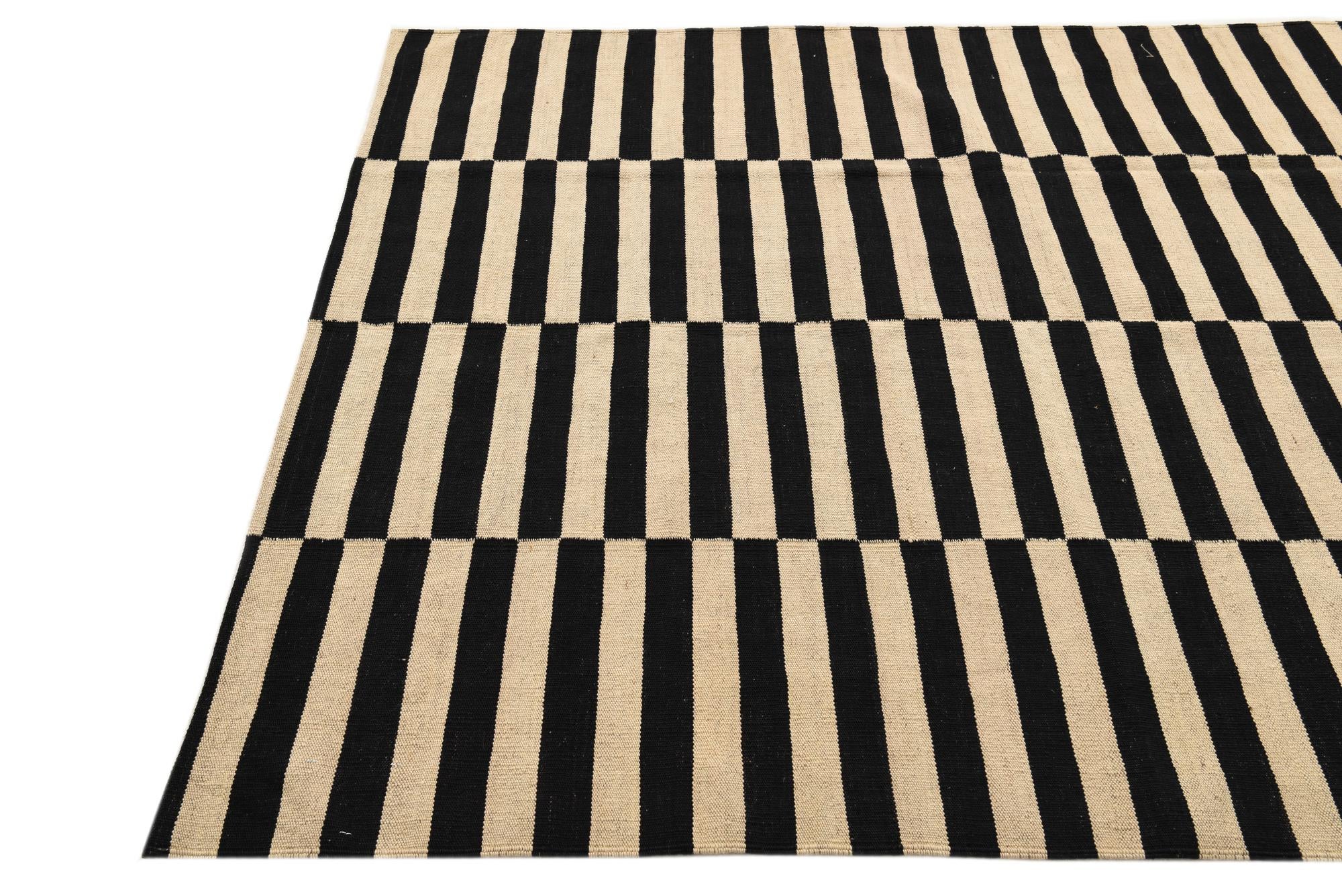 5' x 6' 2 Hand Woven Kilim Modern Wool Rug