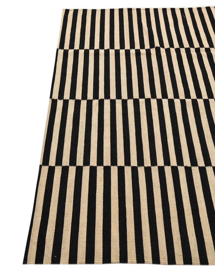 Detail image of 5' x 6' 2  Hand Woven Kilim Modern Wool Rug