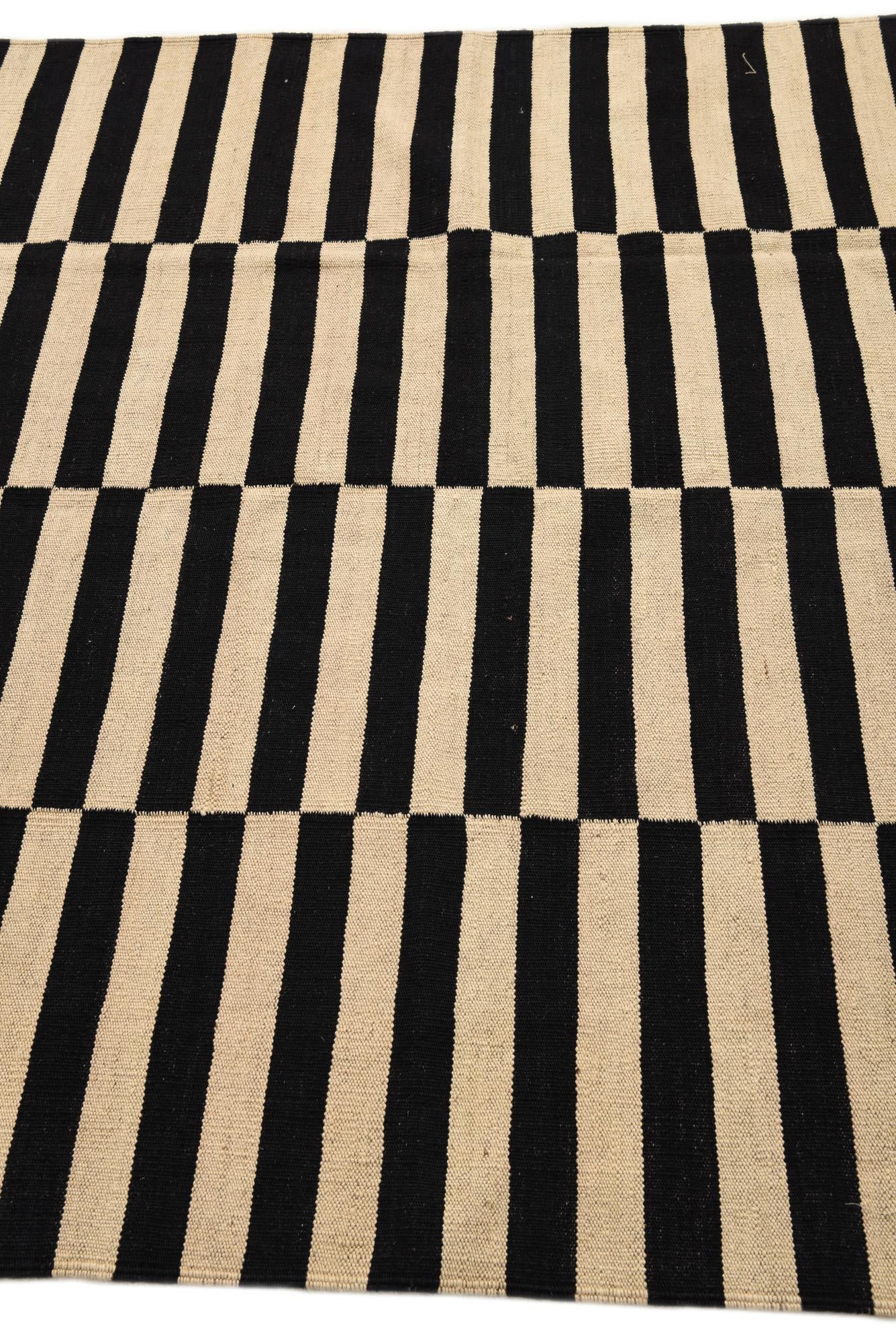 5' x 6' 2 Hand Woven Kilim Modern Wool Rug