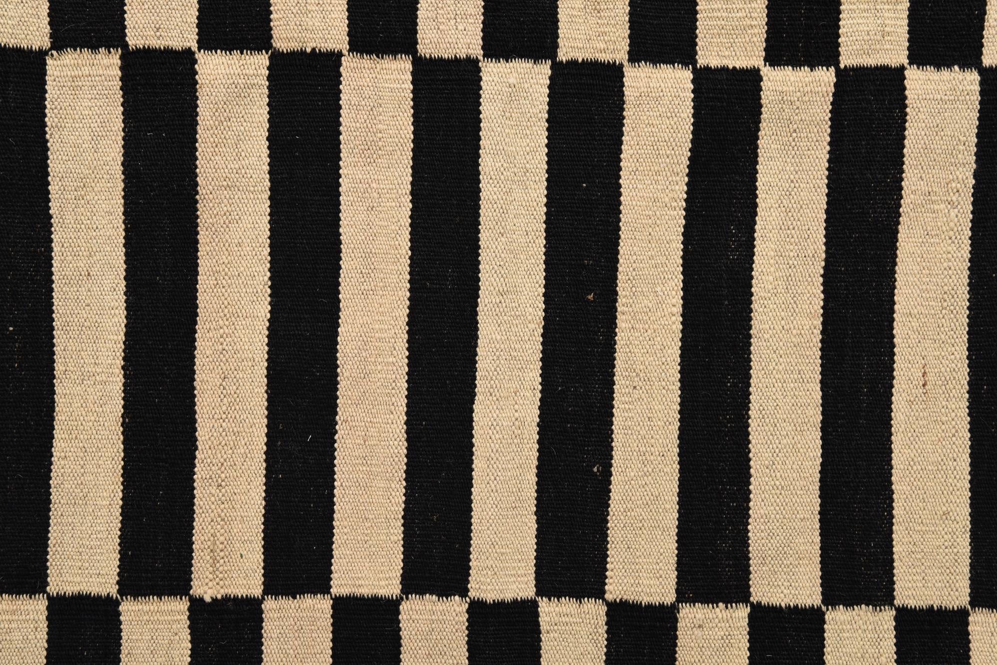 5' x 6' 2 Hand Woven Kilim Modern Wool Rug
