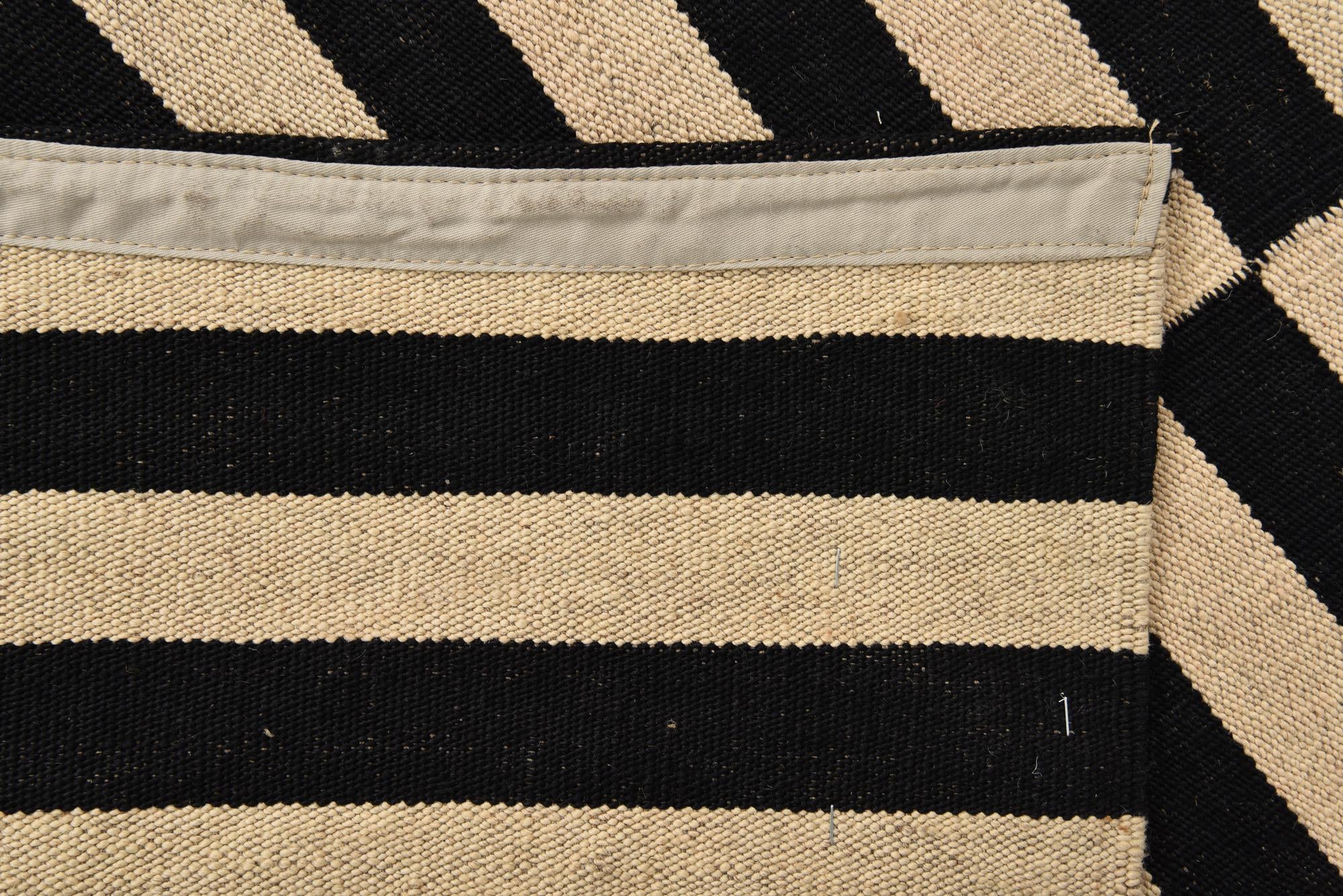 5' x 6' 2 Hand Woven Kilim Modern Wool Rug