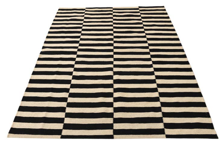 Detail image of 5' 2 x 6' 4 Hand Woven Kilim Modern Wool Rug