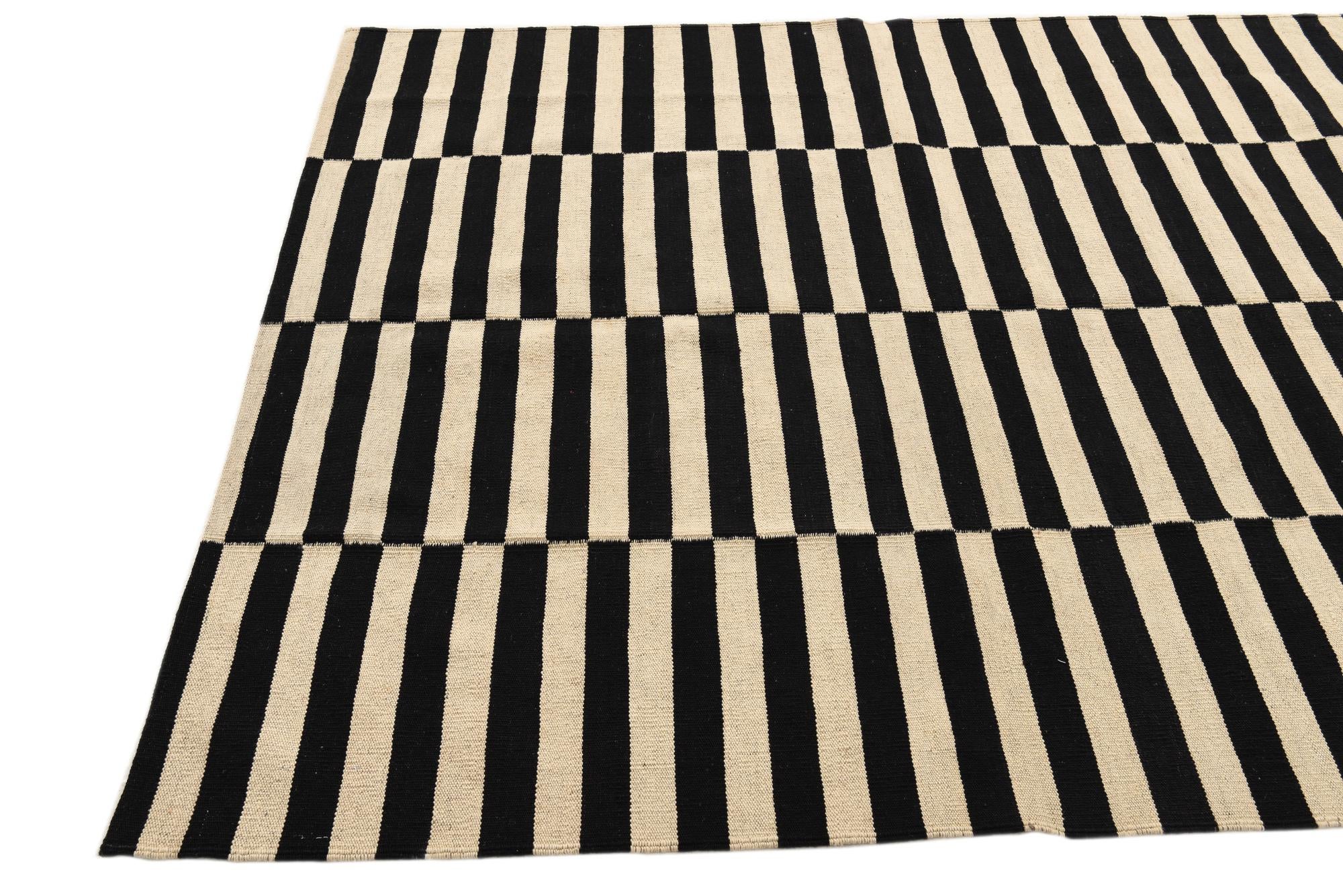 5' 2 x 6' 4 Hand Woven Kilim Modern Wool Rug