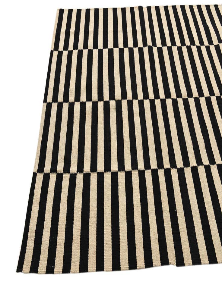 Detail image of 5' 2 x 6' 4  Hand Woven Kilim Modern Wool Rug