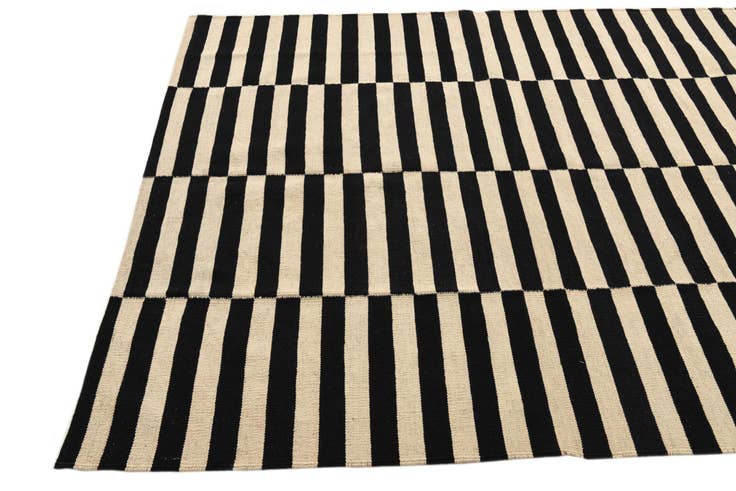 Detail image of 5' 2 x 6' 4 Hand Woven Kilim Modern Wool Rug