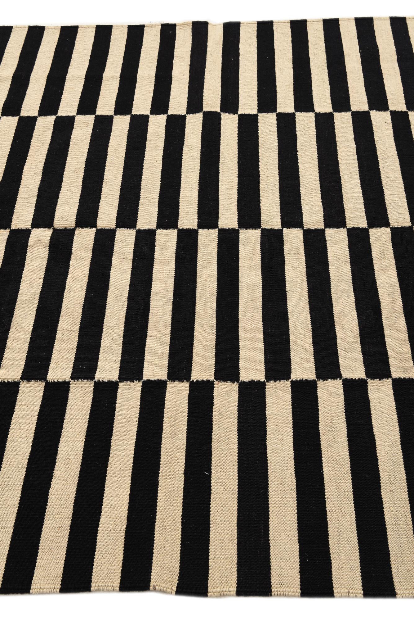 5' 2 x 6' 4 Hand Woven Kilim Modern Wool Rug