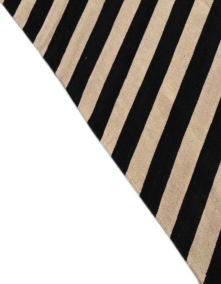 Detail image of 8' 2 x 9' 8  Hand Woven Kilim Modern Wool Rug