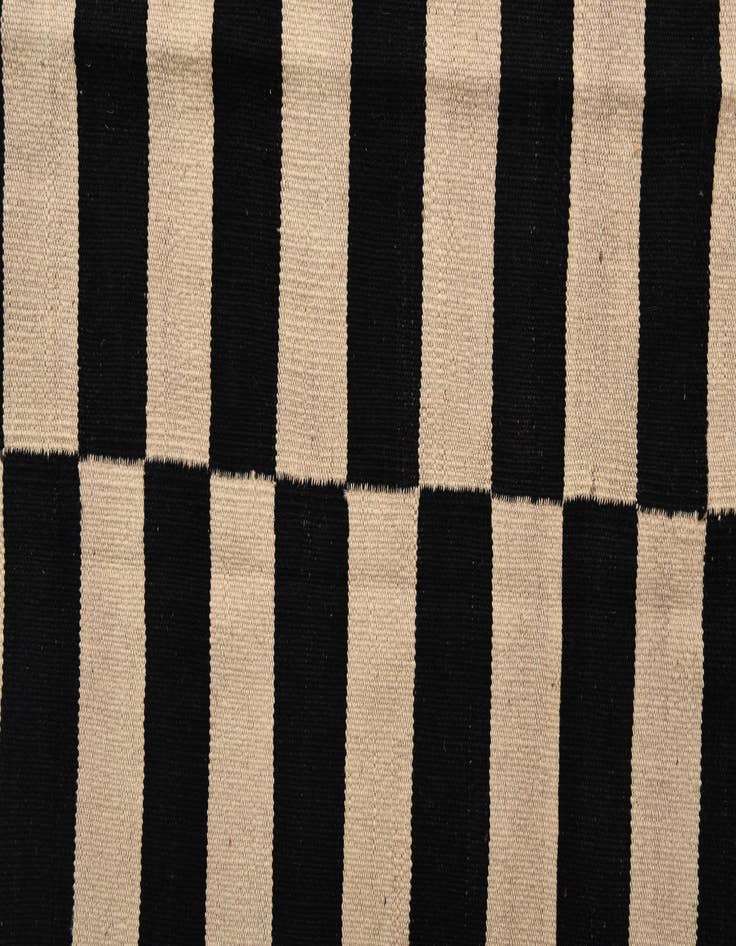 Detail image of 8' 2 x 9' 8  Hand Woven Kilim Modern Wool Rug