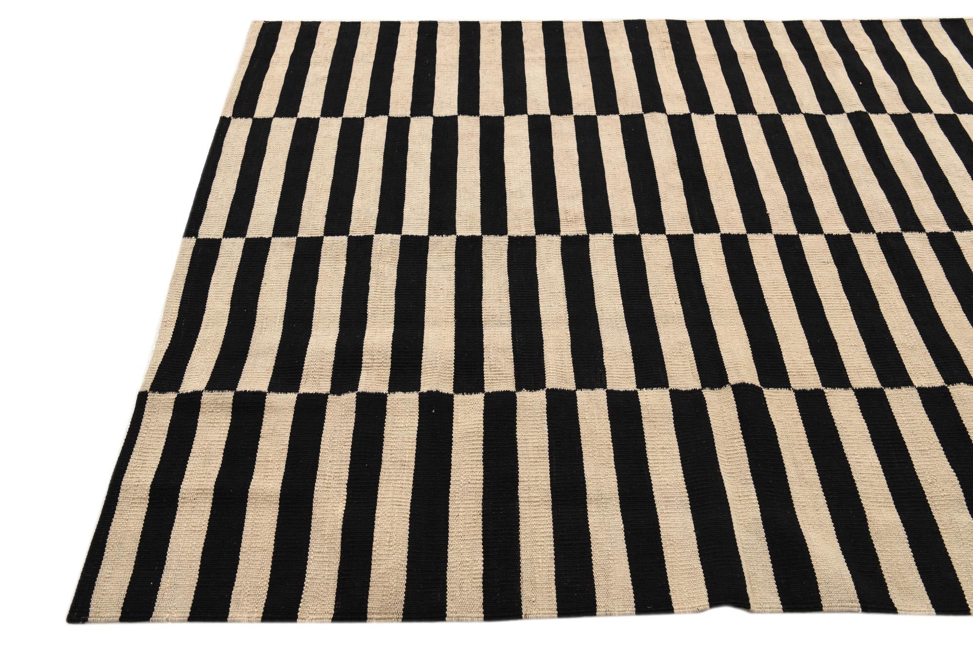 4' 11 x 6' 5 Hand Woven Kilim Modern Wool Rug