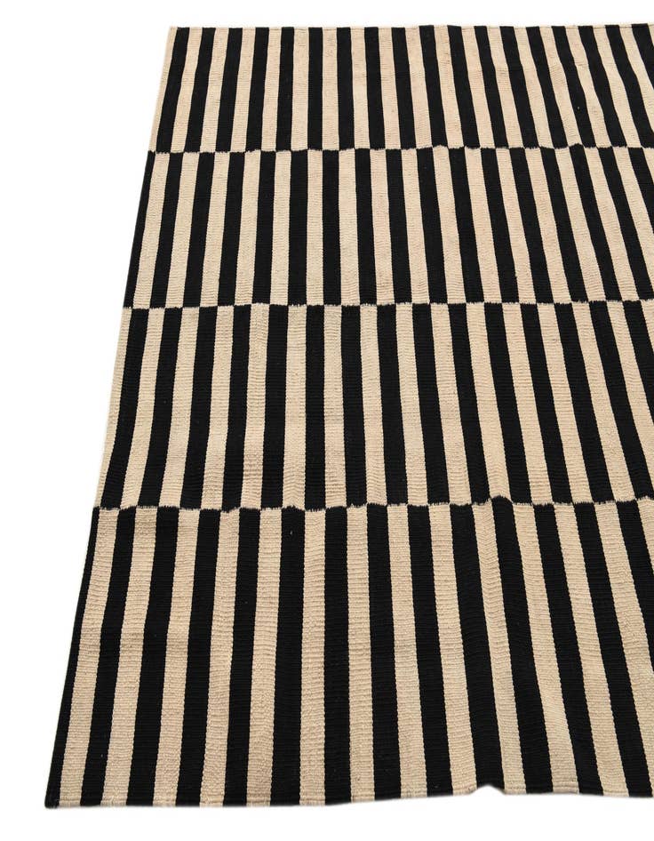 Detail image of 4' 11 x 6' 5  Hand Woven Kilim Modern Wool Rug