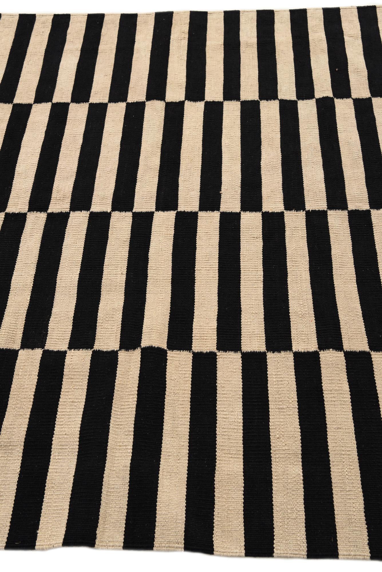 4' 11 x 6' 5 Hand Woven Kilim Modern Wool Rug