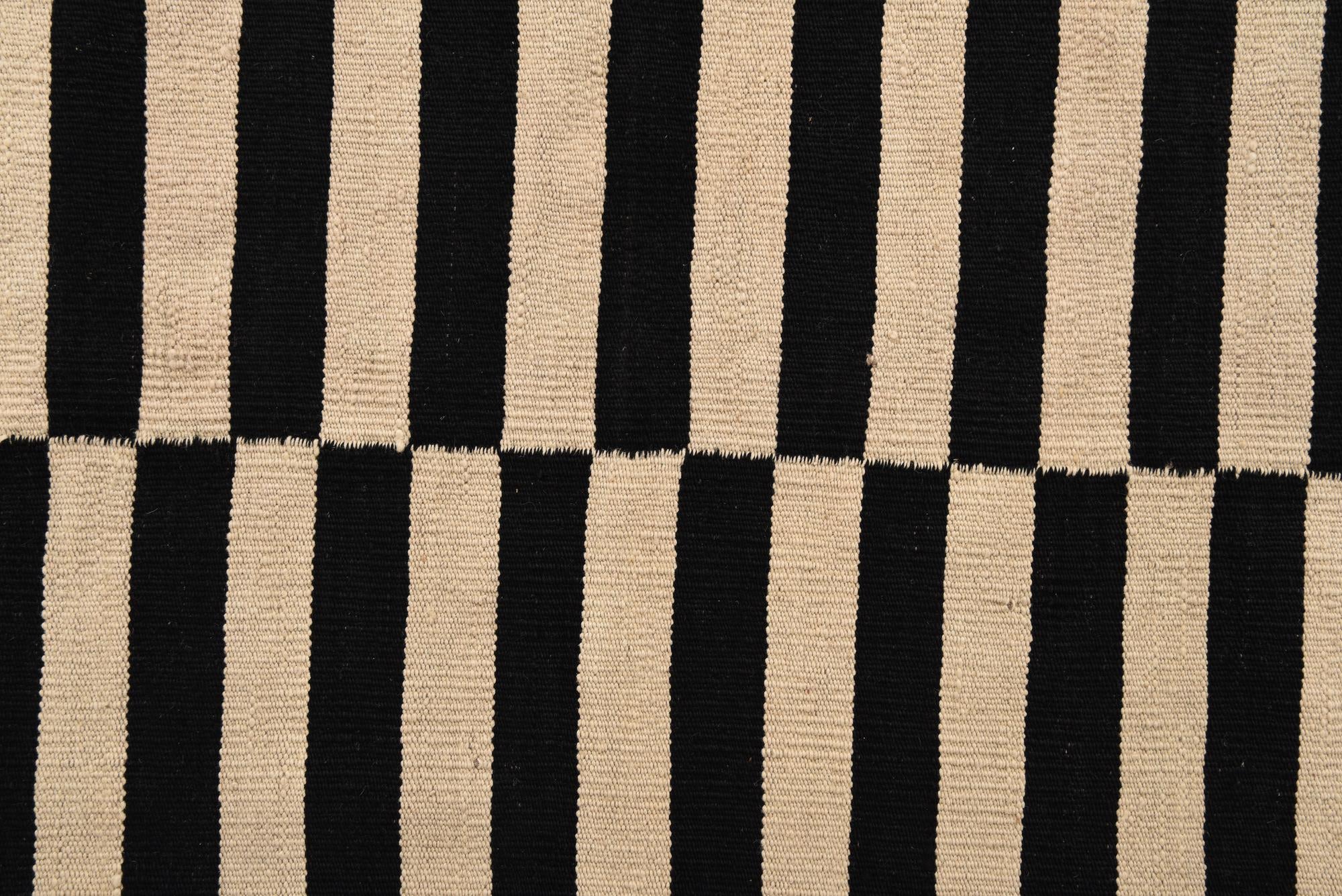 4' 11 x 6' 5 Hand Woven Kilim Modern Wool Rug