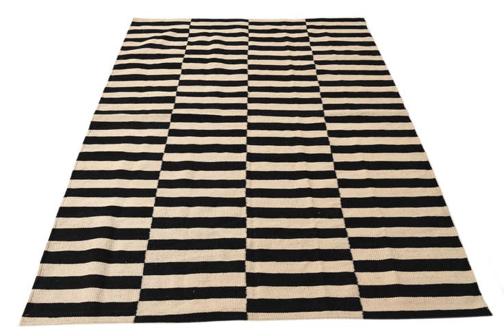 Detail image of 5' x 6' 5 Hand Woven Kilim Modern Wool Rug