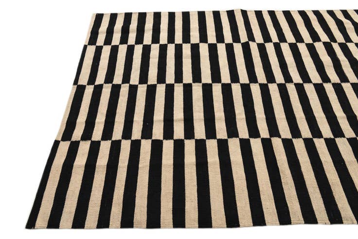 Detail image of 5' x 6' 5 Hand Woven Kilim Modern Wool Rug