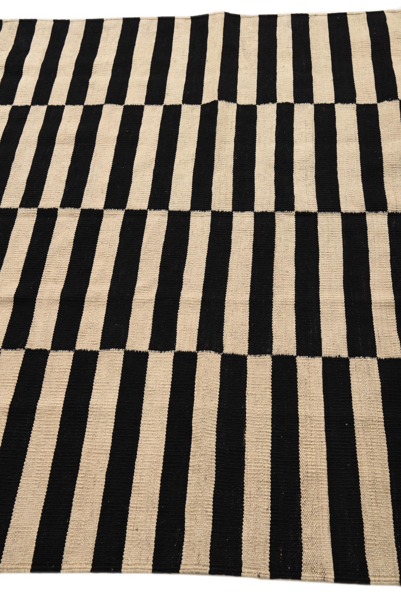 5' x 6' 5 Hand Woven Kilim Modern Wool Rug