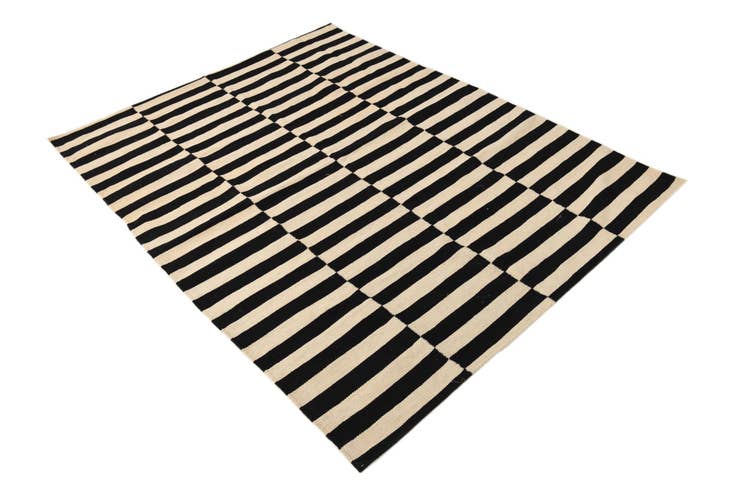 Detail image of 4' 10 x 6' 4 Hand Woven Kilim Modern Wool Rug