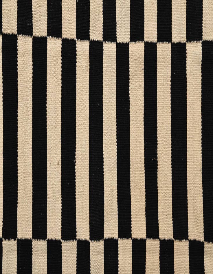Detail image of 4' 10 x 6' 4  Hand Woven Kilim Modern Wool Rug