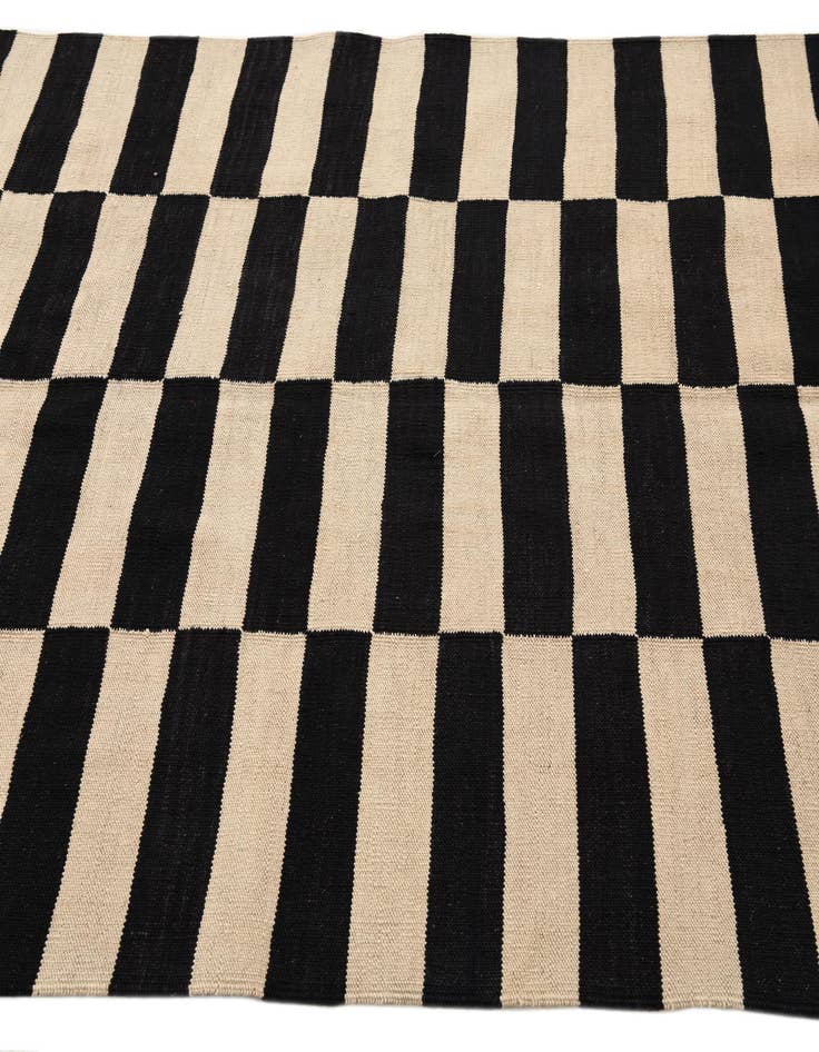 Detail image of 4' 7 x 6' 4  Hand Woven Kilim Modern Wool Rug