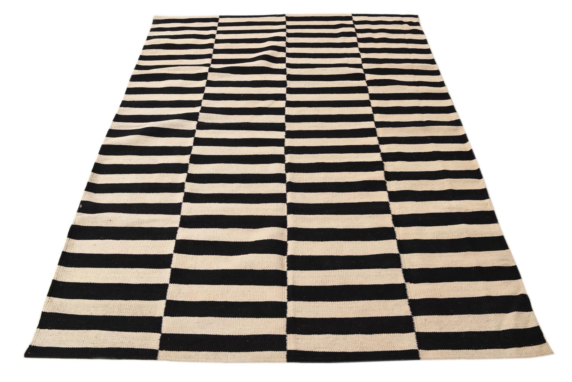 4' 11 x 6' 5 Hand Woven Kilim Modern Wool Rug