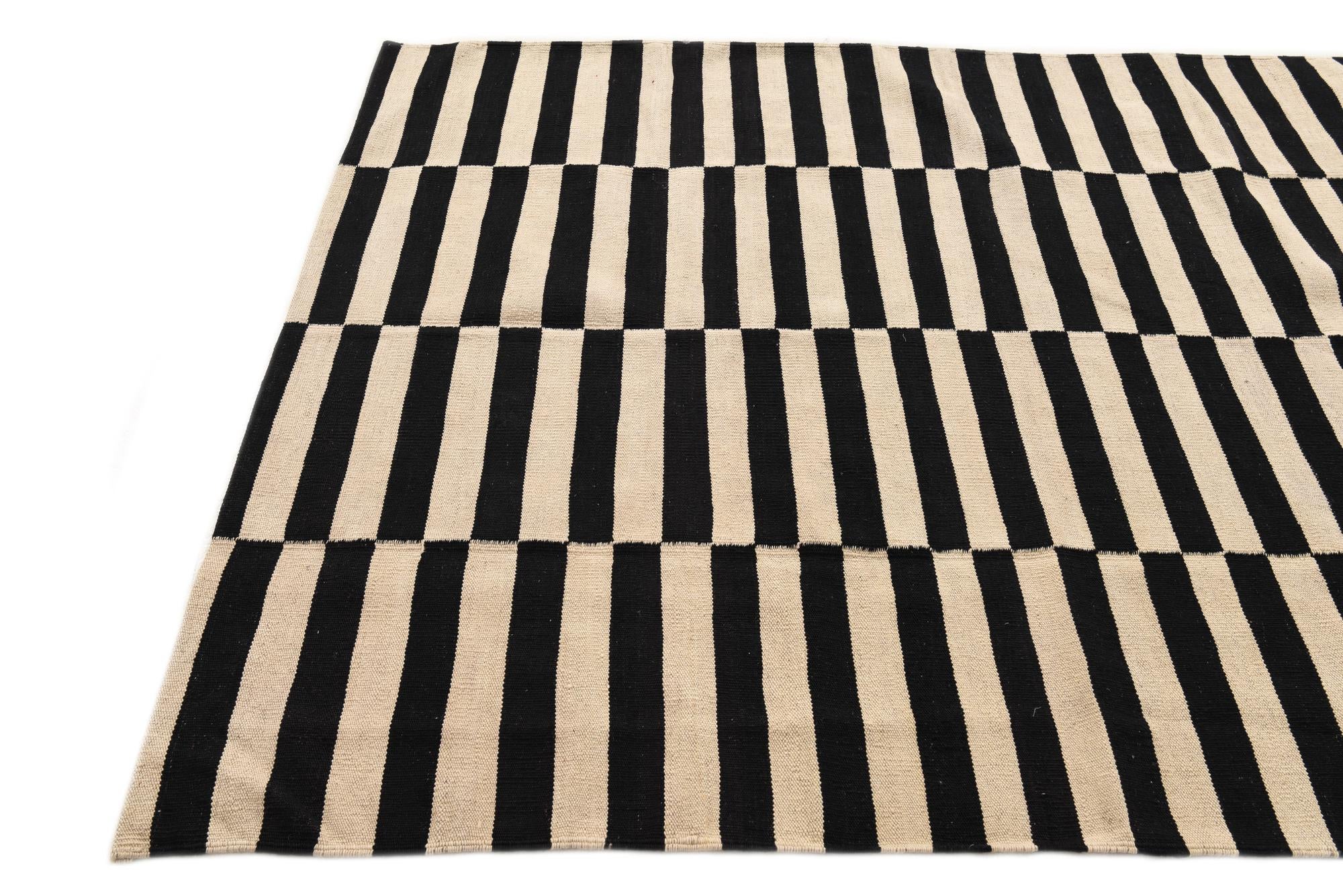 4' 11 x 6' 5 Hand Woven Kilim Modern Wool Rug