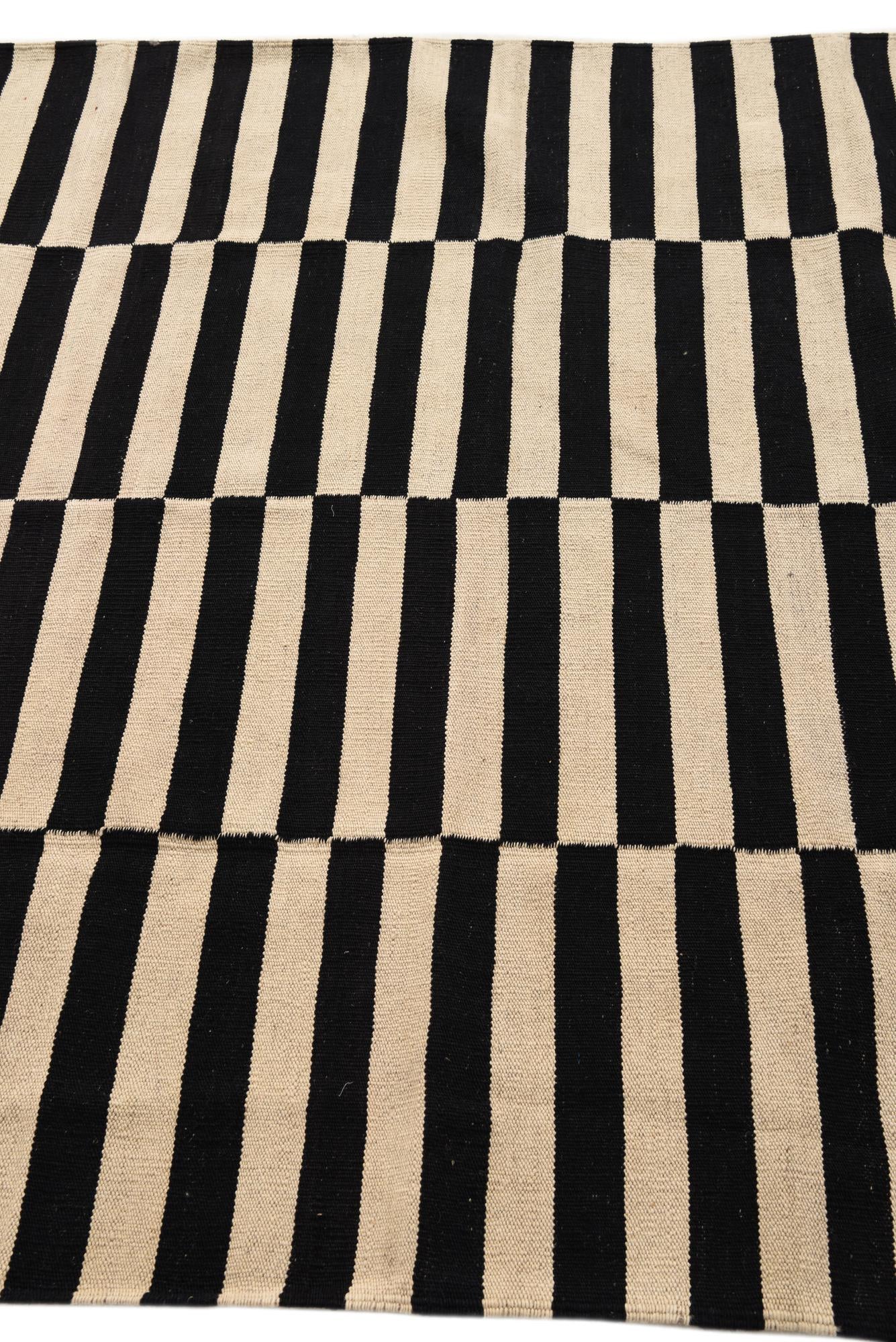 4' 11 x 6' 5 Hand Woven Kilim Modern Wool Rug