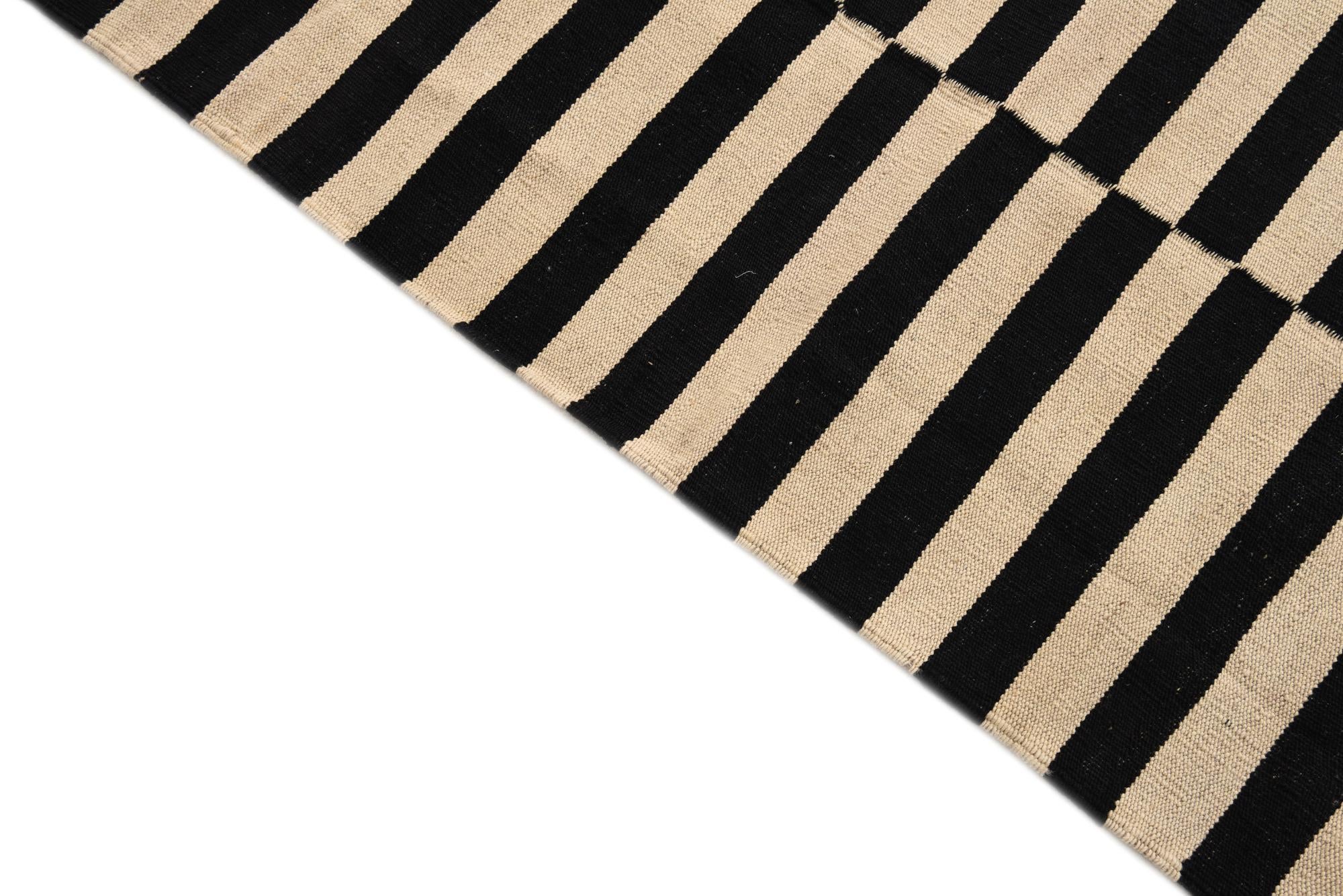 4' 11 x 6' 5 Hand Woven Kilim Modern Wool Rug