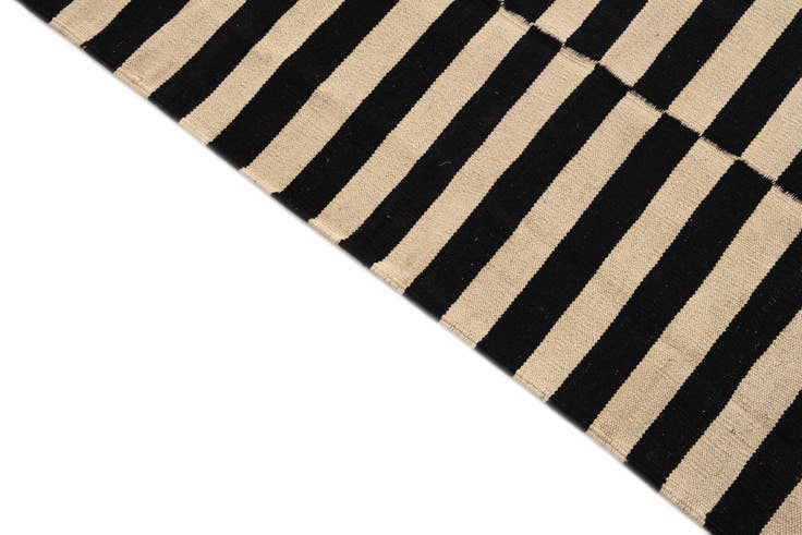 Detail image of 4' 11 x 6' 5 Hand Woven Kilim Modern Wool Rug