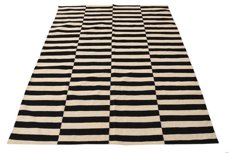 Detail image of 5' 1 x 6' 5 Hand Woven Kilim Modern Wool Rug