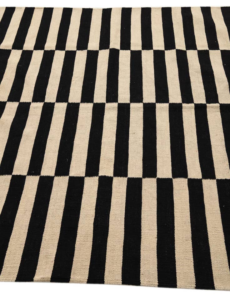 Detail image of 5' 1 x 6' 5  Hand Woven Kilim Modern Wool Rug