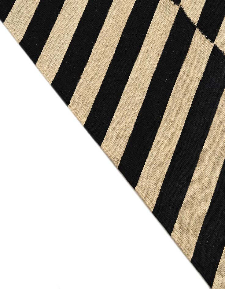 Detail image of 3' 5 x 4' 9  Hand Woven Kilim Modern Wool Rug