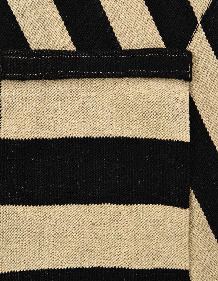 Detail image of 3' 5 x 4' 9  Hand Woven Kilim Modern Wool Rug