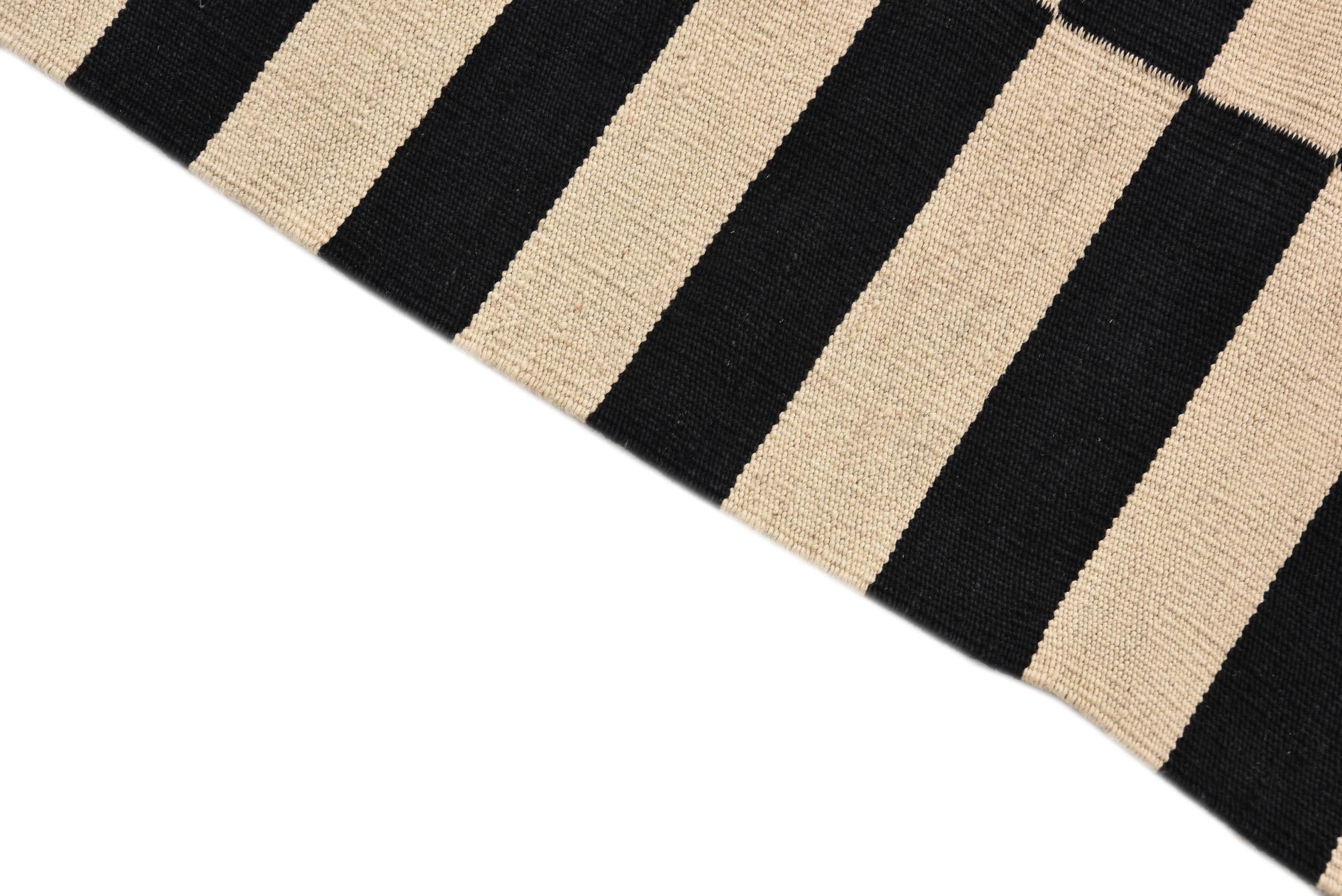 2' 7 x 3' 10 Hand Woven Kilim Modern Wool Rug