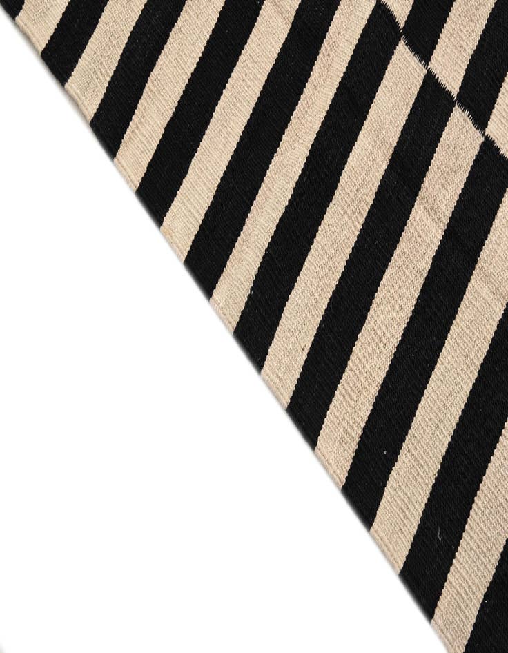 Detail image of 3' 6 x 6' 4  Hand Woven Kilim Modern Wool Rug