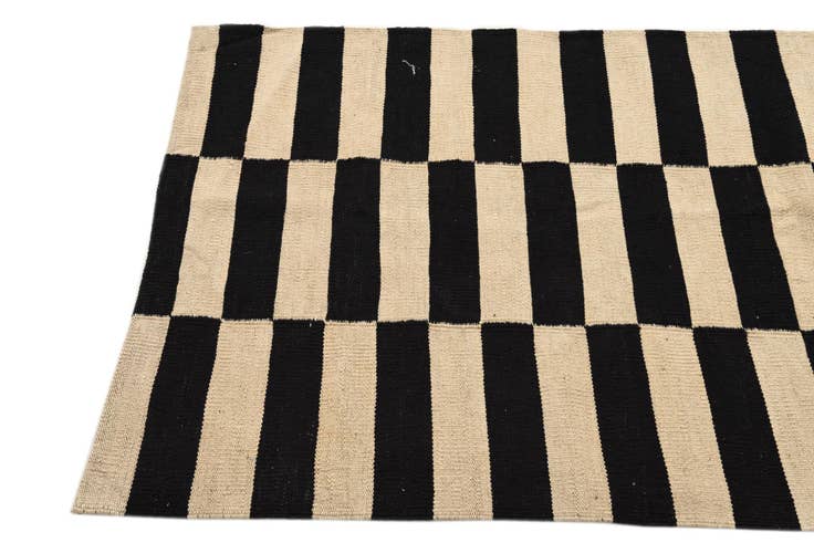 Detail image of 2' 7 x 3' 10 Hand Woven Kilim Modern Wool Rug