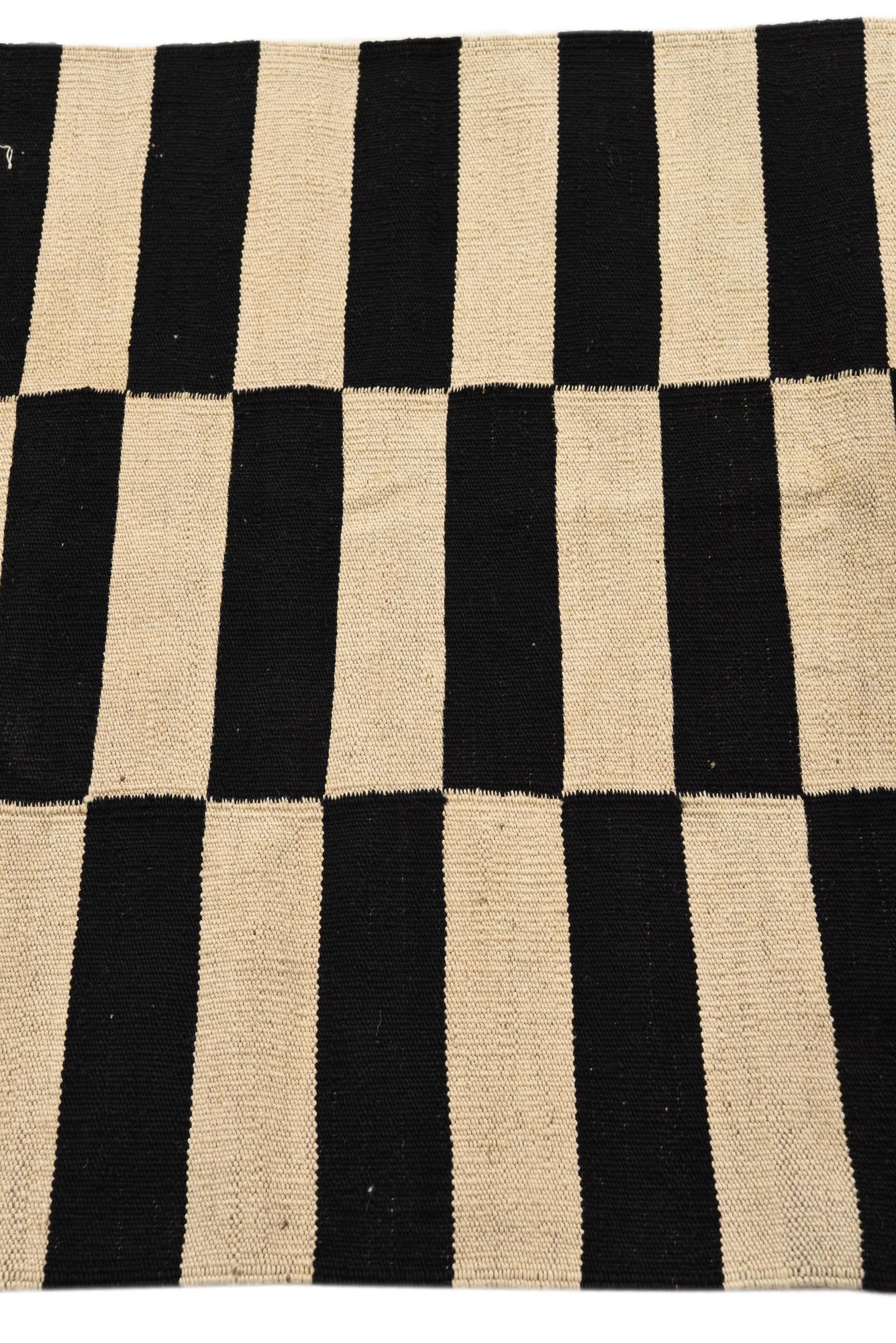 2' 7 x 3' 10 Hand Woven Kilim Modern Wool Rug