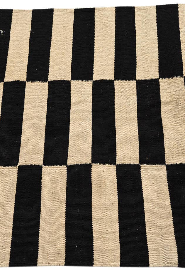 Detail image of 2' 7 x 3' 10 Hand Woven Kilim Modern Wool Rug