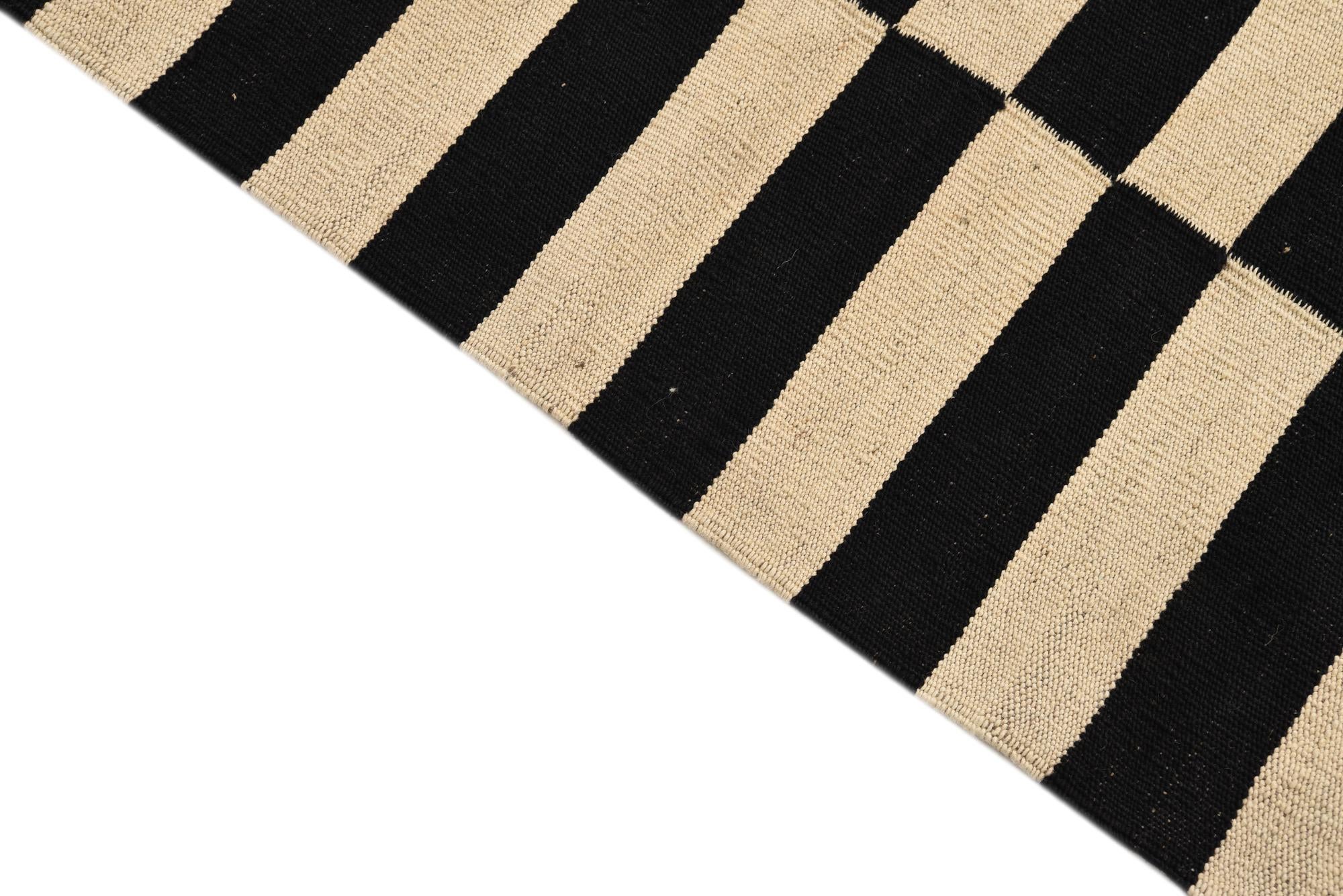 2' 7 x 3' 10 Hand Woven Kilim Modern Wool Rug