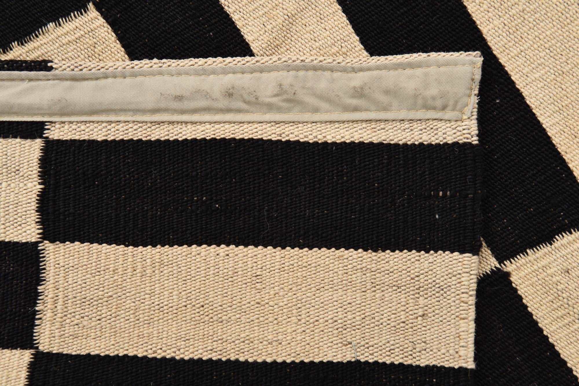2' 7 x 3' 10 Hand Woven Kilim Modern Wool Rug