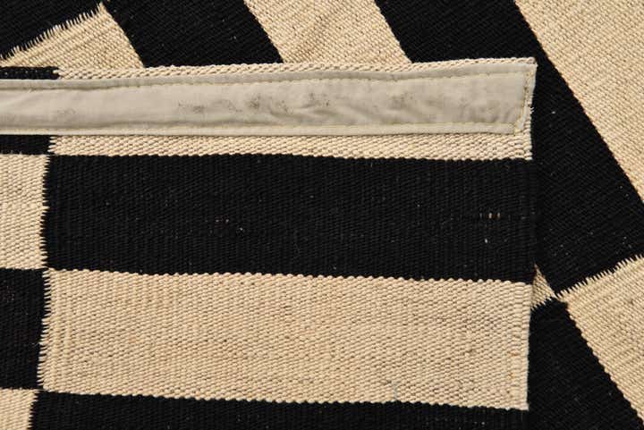 2' 7 x 3' 10 Hand Woven Kilim Modern Wool Rug