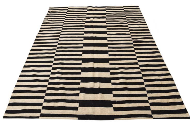 Detail image of 5' 11 x 7' 7 Hand Woven Kilim Modern Wool Rug