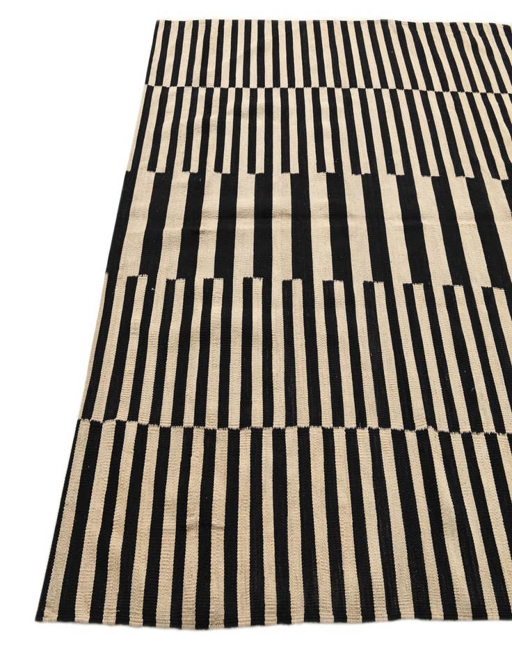 Detail image of 5' 11 x 7' 7 Hand Woven Kilim Modern Wool Rug