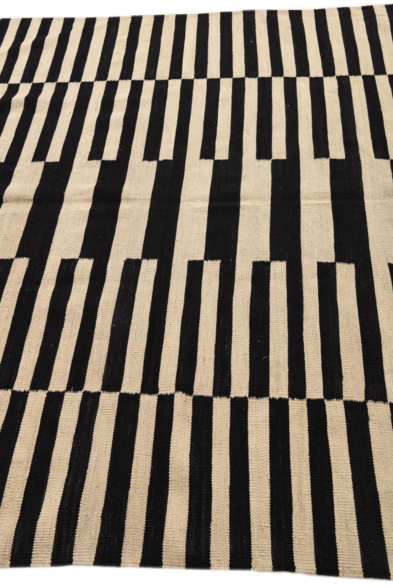 5' 11 x 7' 7 Hand Woven Kilim Modern Wool Rug