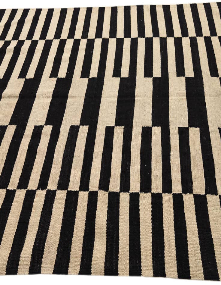 Detail image of 5' 11 x 7' 7  Hand Woven Kilim Modern Wool Rug