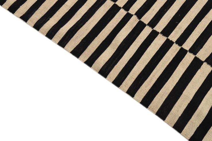 Detail image of 5' 11 x 7' 7 Hand Woven Kilim Modern Wool Rug